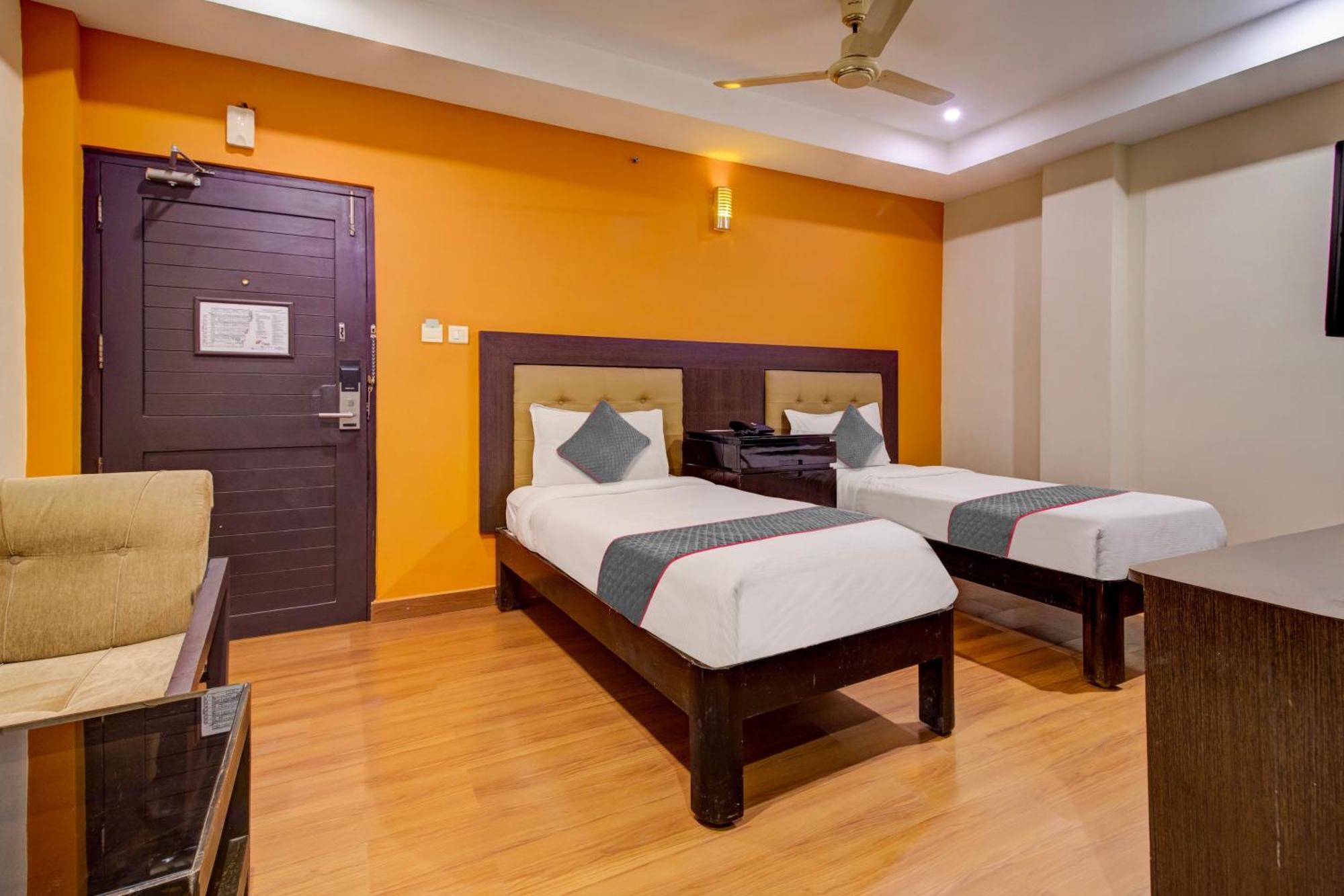 Udayee International Hotel Tirupati Exterior photo