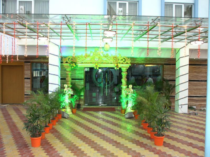 Udayee International Hotel Tirupati Exterior photo